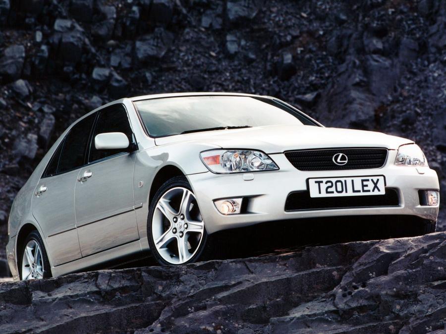  Lexus IS200 1999 года  (UK) (фото 6 из 10)
